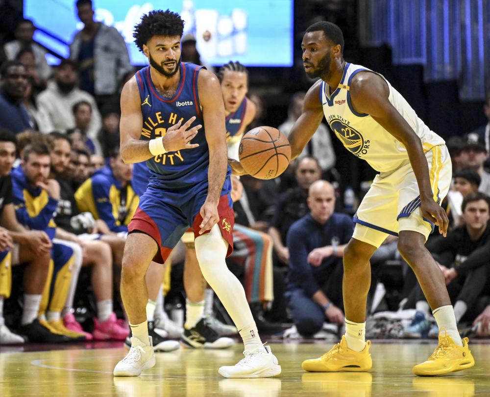 篮球在空中 篮球在空中