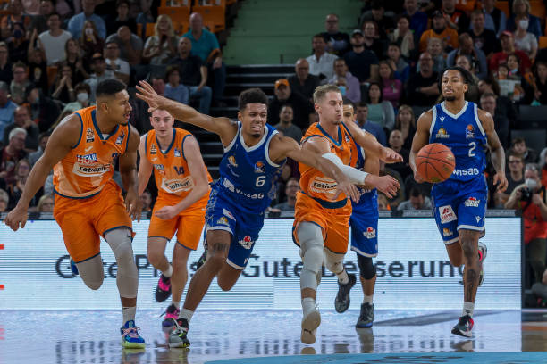 萨内逐渐挑 萨内逐渐挑