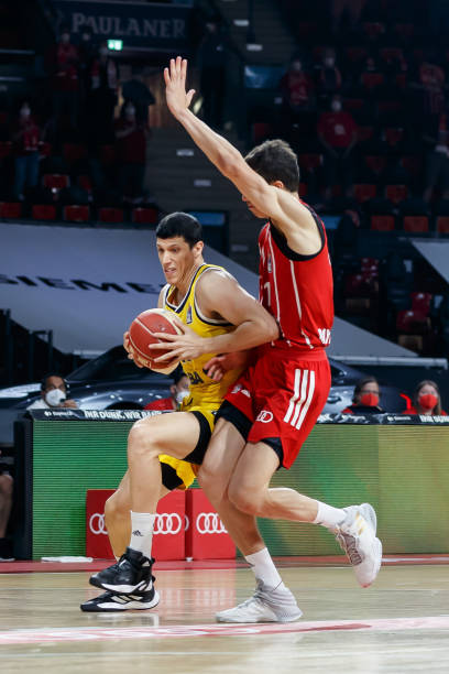 然而退役后 然而退役后